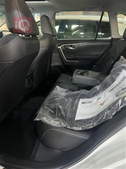 تۆیۆتا ڕاڤ 4